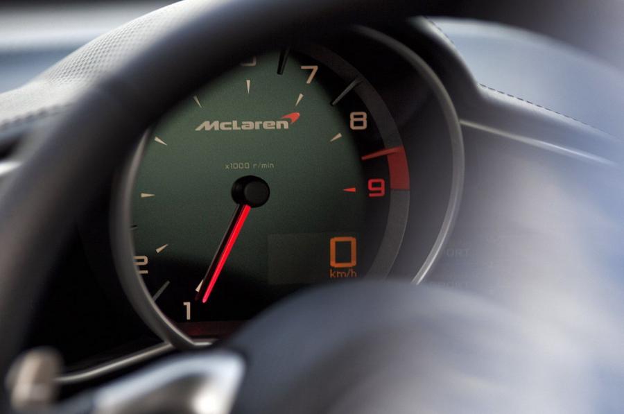  McLaren MP4-12C 2012 года  (фото 111 из 129)
